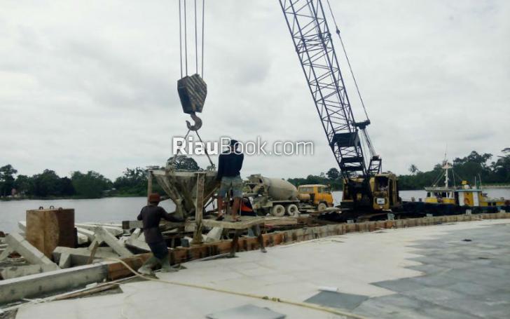Pekerja Proyek Waterfront City di Siak Tidak Dilengkapi Alat Keselamatan