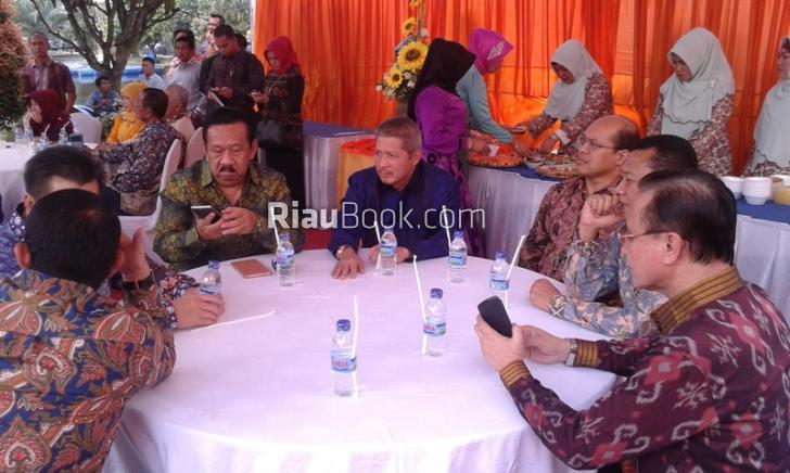 2 Mantan Kapolda Riau Hadiri Resepsi Pernikahan Dara Manis Jefry Noer