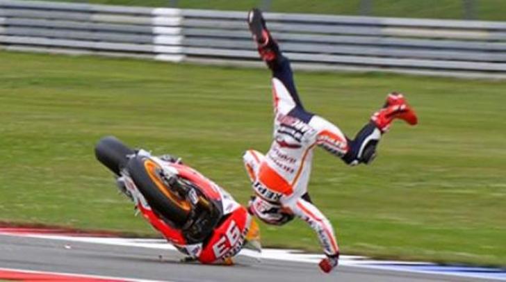 Inilah Puluhan Tingkah Brutal Marc Marquez Cuma Rossi yang Selamat, Berikut Videonya