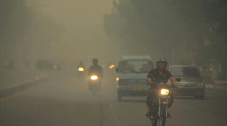 Akibat Kabut Asap, Jarak Pandang di Riau Cuma 100 Meter