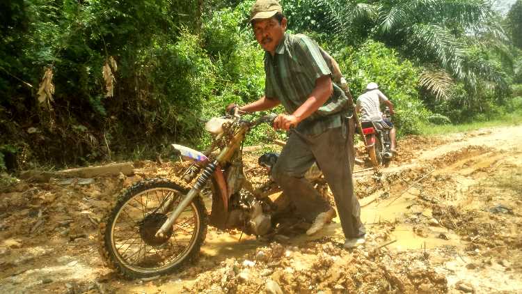 APBD Kampar Harus Akomodir Desa Terisolir yang Belum Cicipi Listrik dan Jalan Mulus