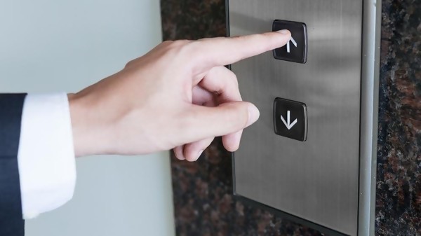 Astaga, Lift Rumah Sakit Fatmawati Jatuh, 8 Orang Terluka