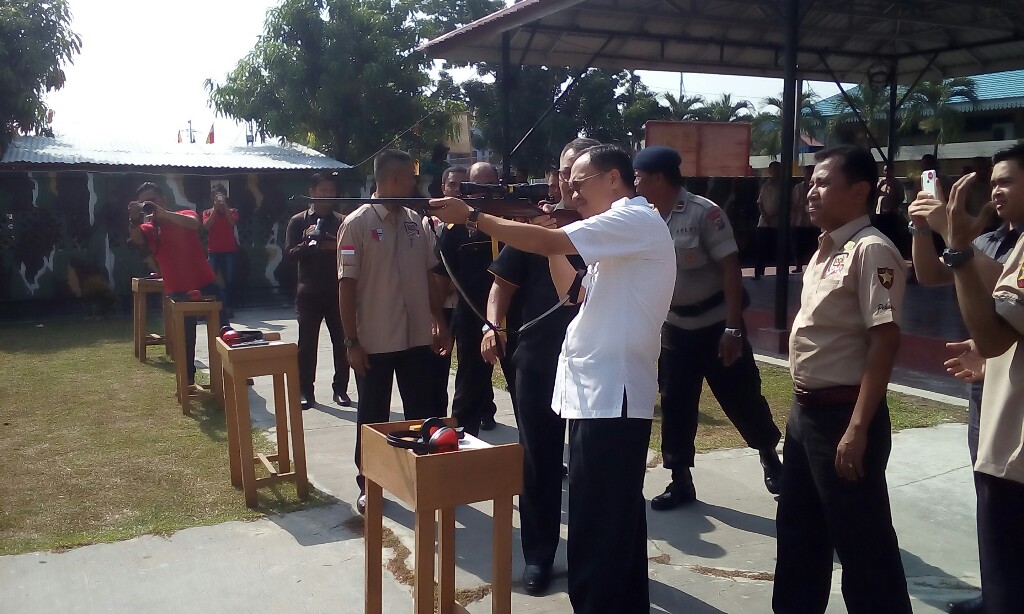 Azwan : Perbakin Pekanbaru Harus Lahirkan Atlit Penembak yang Berprestasi