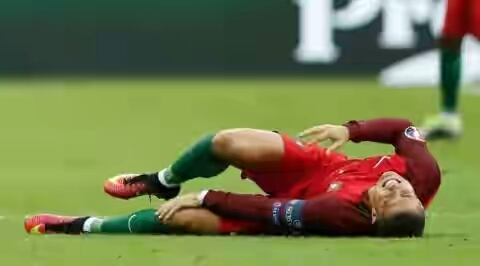 Cedera Lutut, Ronaldo Absen 5 Bulan?
