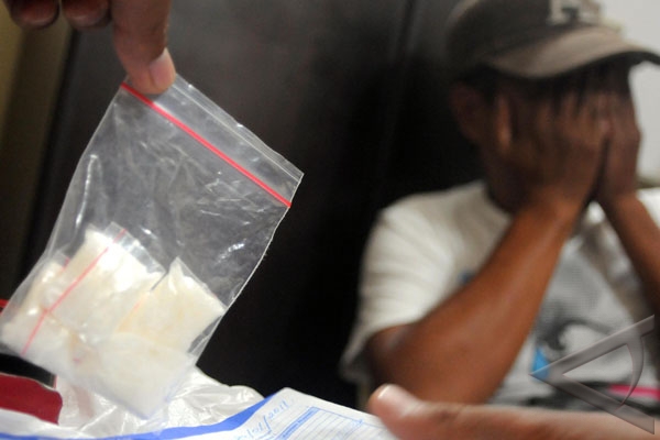 Dikampung Dalam Dumai, Polisi Amankan Satu Paket Besar Sabu-sabu