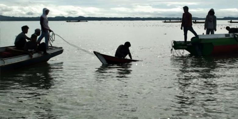 Disambar Petir, Perahu Rizal Hancur, Putranya Selamat