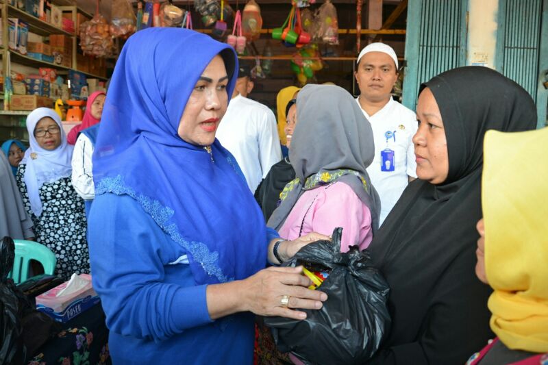 Duh, Banjir Juga Rendam Kantor Desa dan Puskesmas Kampar, Eva Yuliana: Bantuan Harus Tepat Sasaran