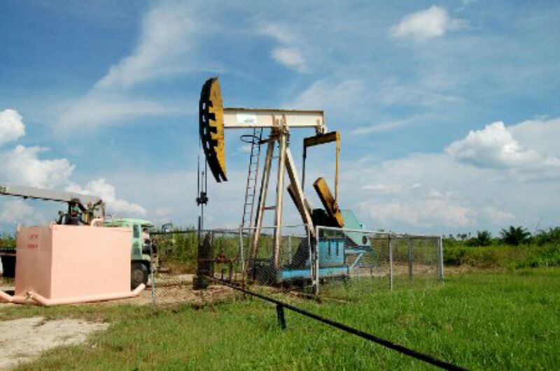 Indonesia Butuh 1,6 Juta Barrel Minyak Per Hari, Devisit Nyaris Separuh