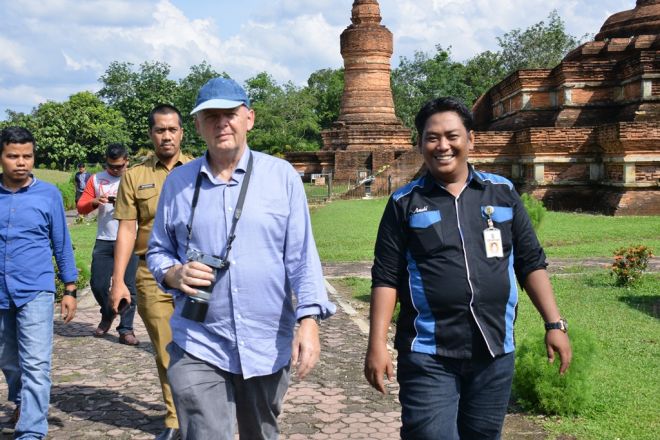 Konsultan Media Belanda Kunjungi Candi Muara Takus
