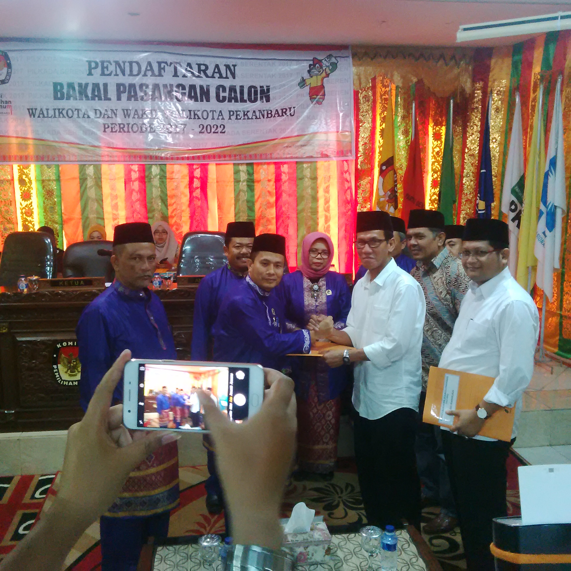 Pasangan Herman Nazar-Devi Warman Tidak Banyak Bicara