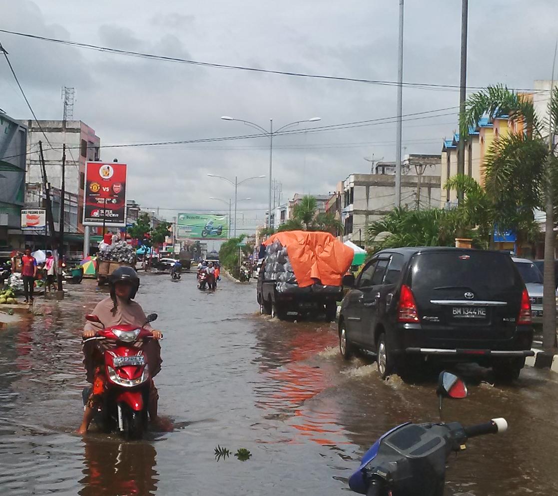 Pemko Dumai Harus Lakukan Langkah Konkret Atasi Banjir ROB