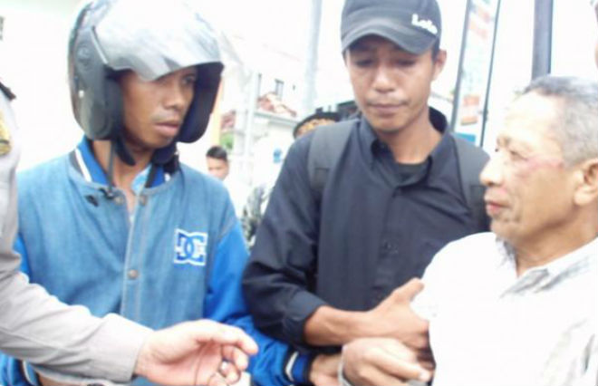 Pendemo Ricuh di Ruang Sidang Kasus Pencabulan