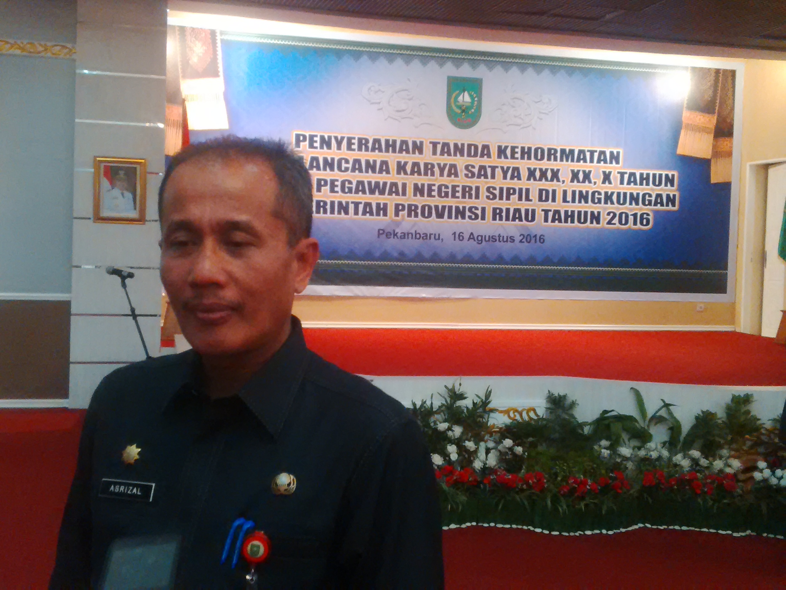 Ratusan PNS Pemprov Riau Terima Penghargaan Satyalancana