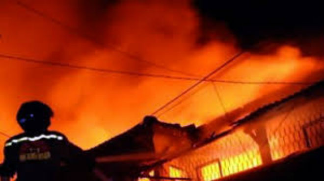 Si Jago Merah Hanguskan Dua Rumah di Pekanbaru