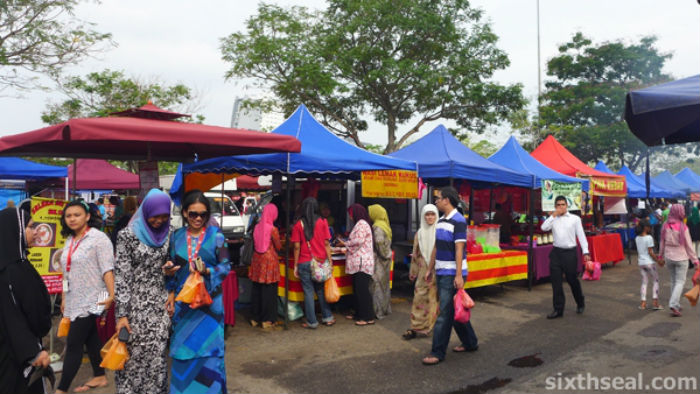 Siang Pasar Tradisional Sore Jadi Pasar Ramadan