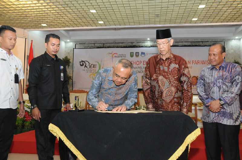 Teken MoU dengan Kepri, Riau Serius 'Cari Duit' di Sektor Pariwisata