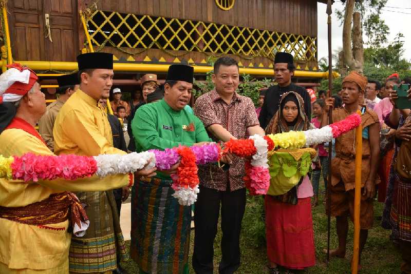 Rumah Adat Suku Sakai Senilai Rp1 Miliar di Bengkalis Diresmikan