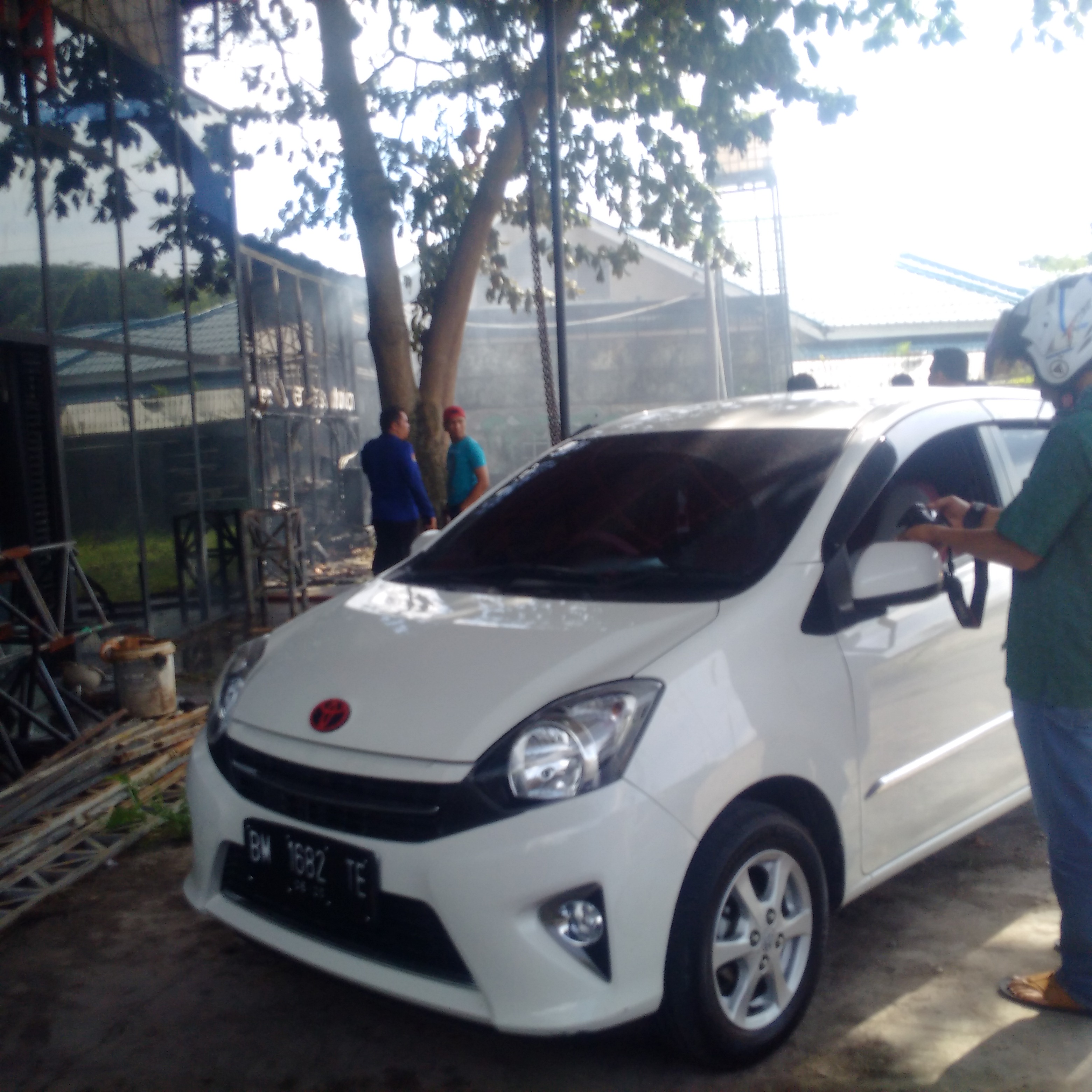 Toyota Agya BM 1682 TE Berhasil Selamat Dari Kebakaran Studio Foto Pekanbaru