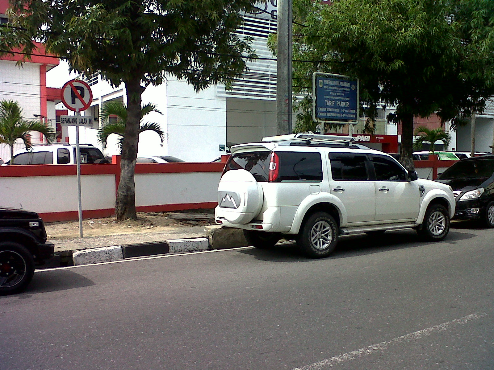 Waduh.... Ada Kebijakkan Dishub Pekanbaru yang Sangat Rancu di Jalan Hangtuah. Ini Dia .....