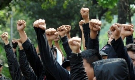 Warga Inhu Rusak Loket PLN