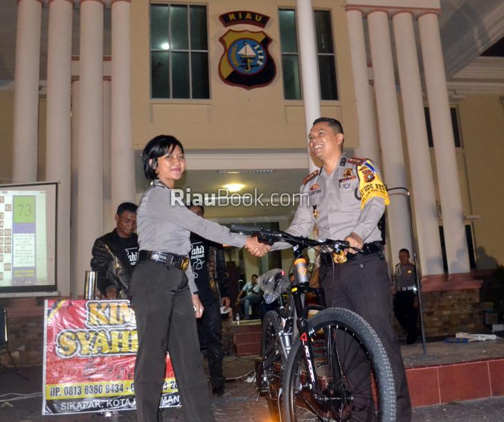 Artis 'Urang Awak' Hibur Masyarakat Dumai