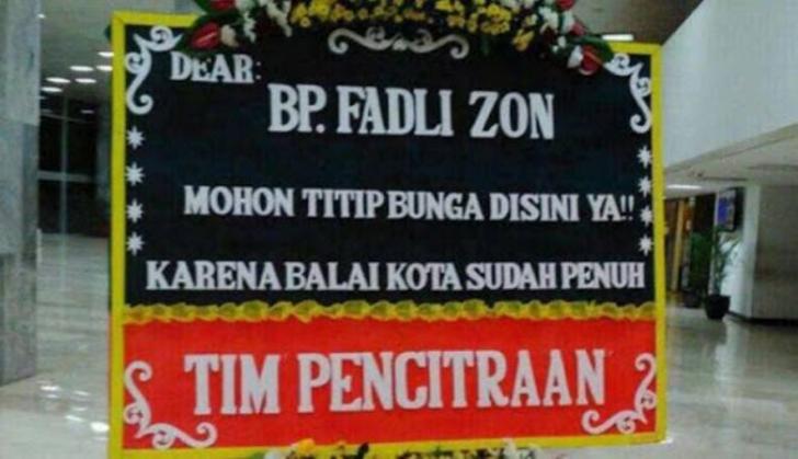 Giliran Fadli Zon dapat Kiriman Karangan Bunga dari Tim Pencitraan, Netizen: Wkwkwkw...