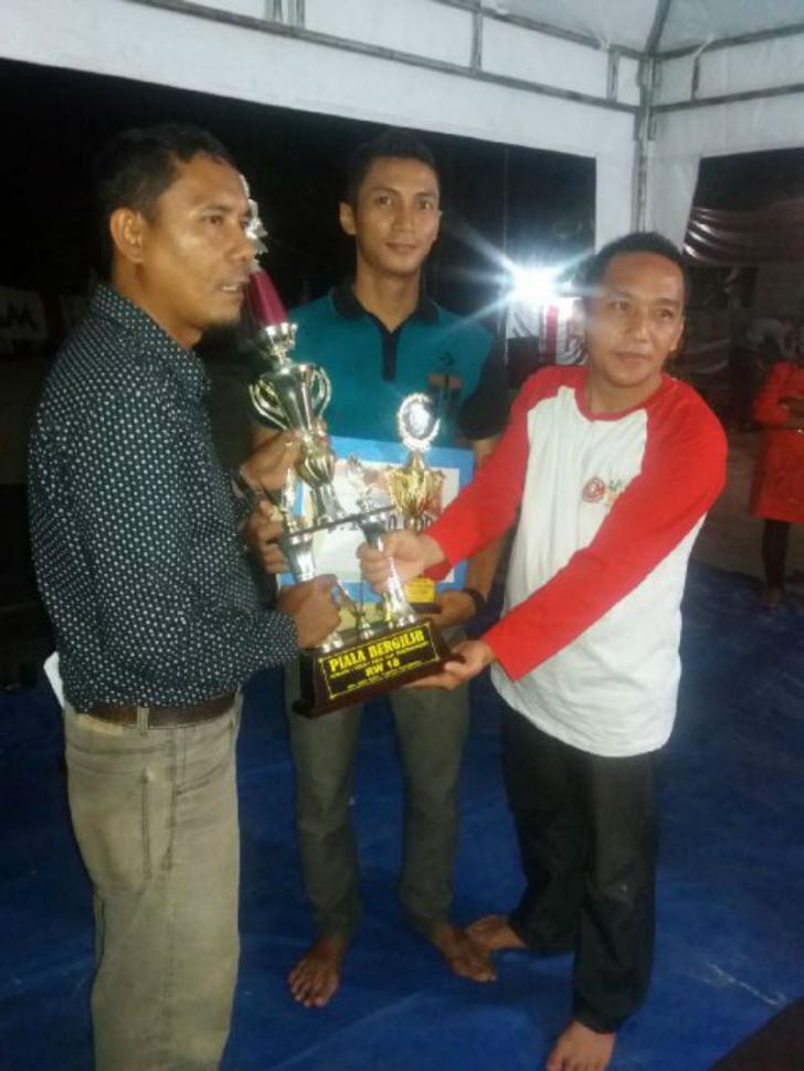 Turnamen Athaya Cup II Sukses Digelar, RW 08 dan 33 Simpangbaru Raih Piala Bergilir