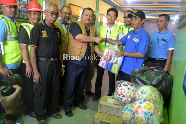 Takut Pengungsi Terserang DBD, PT Wilmar Dumai Lakukan Fogging