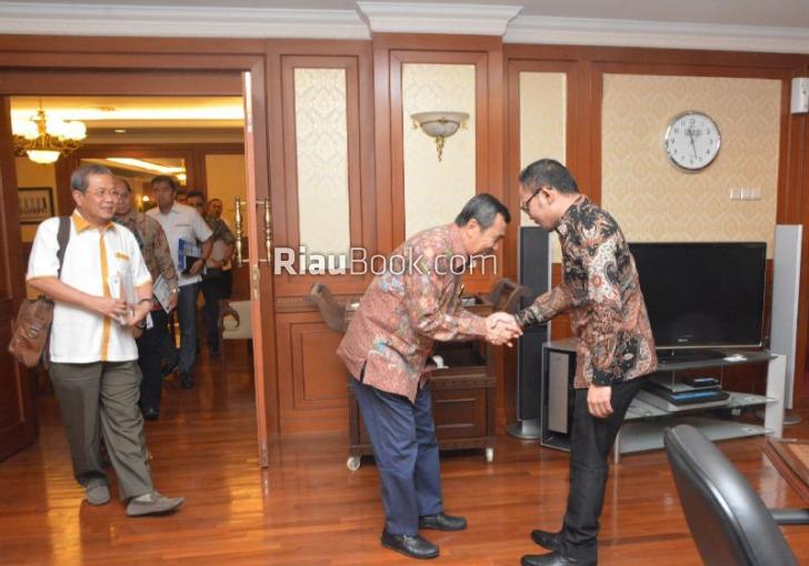 Usul Pembangunan UPT-BLK, Syamsuar Temui Menteri Hanif Dakhiri
