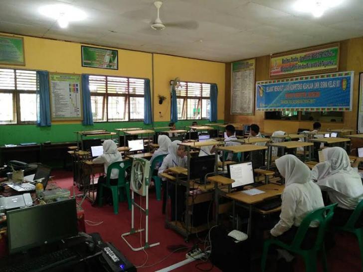 8.319 Siswa SLTP se-Kabupaten Siak Ikuti UN, 12 Sekolah Terapkan UNBK