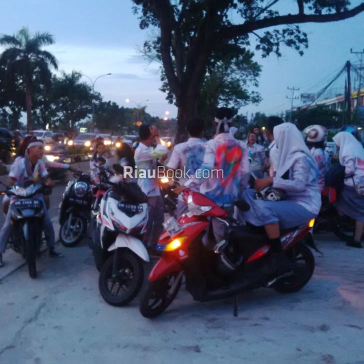 Duh, Ratusan Siswa SMA/SMK di Pekanbaru Lakukan Aksi Ugal-ugalan Rayakan Kelulusan