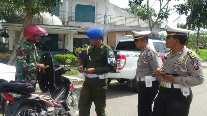 Wah, Polres Rohil Berhentikan Setiap 'Aparat' TNI-AD yang Lewat, Selanjutnya...
