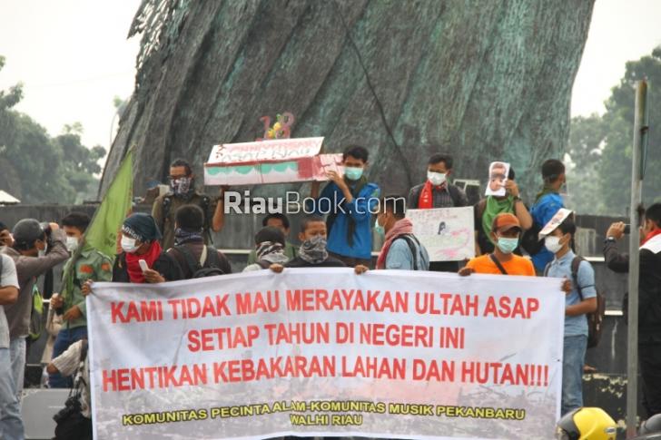 Musim Hujan, SeluruhDearah di Riau Dilanda Asap Terparah, Lho...