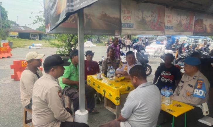 Polisi Lakukan Pengawasan dan Pembinaan Masyarakat Sekitar Pelabuhan Sungai Duku