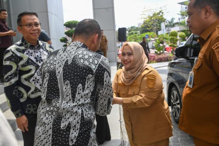 HUT ke-60 BRK Syariah: Bupati Kasmarni Dorong Inovasi dan Kontribusi Nyata untuk Daerah