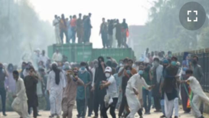 Dampak Aksi Unjuk Rasa, Ibu Kota Pakistan Lumpuh