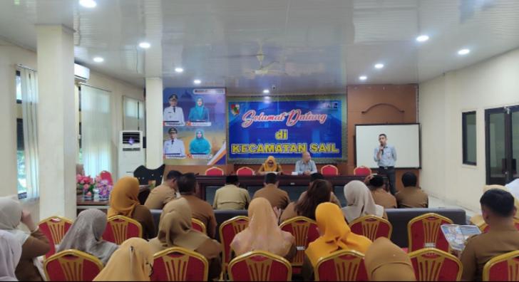 Camat Sail Ajak ASN Gunakan Produk BRK Syariah, Langsung Buka Tabungan Haji Bersama Keluarga