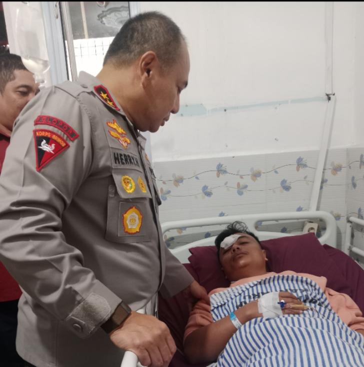 Kapolda Riau Jenguk Korban Pengeroyokan, Tegaskan Kasus Diusut Tuntas Tanpa Pandang Bulu