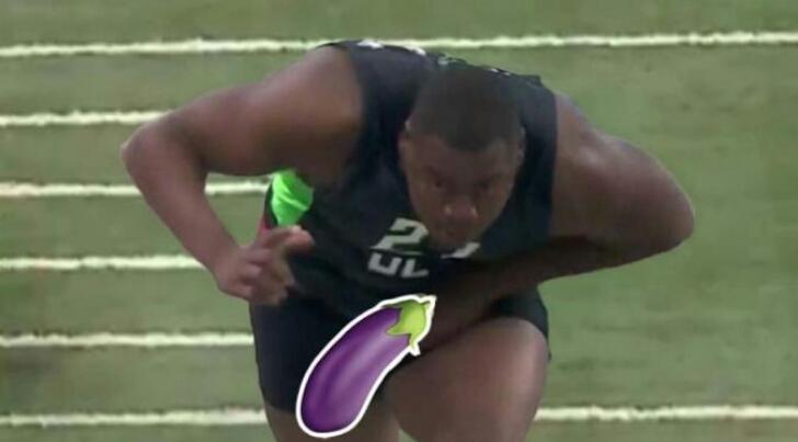 Idiih, Anunya Atlet Rugbi Amerika Ini Nongol Saat Live di Televisi