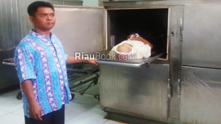 Begini Kondisi Kakek eks Panti Tunas Bangsa Pekanbaru saat di Peti Jenazah