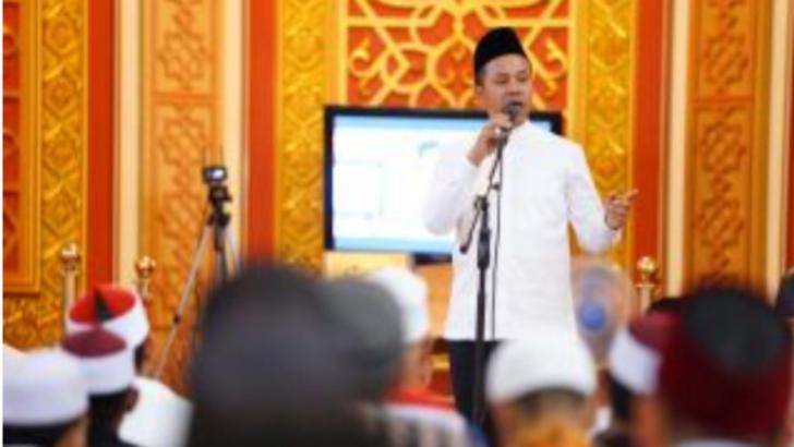 Safari Ramadan di Rohul, Gubri Abdul Wahid Salurkan Bantuan Masjid