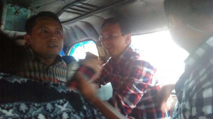 Sudah Enam Kali Ahok Diusir Warga saat Kampanye, Dari Pengawalan Puluhan Polisi Hingga Kabur Naik Angkot