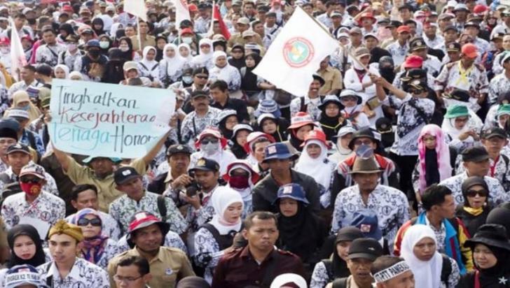 Guru Yayasan Sudah Nikmati Tunjangan, Nasib Honorer K2 Tak Jelas