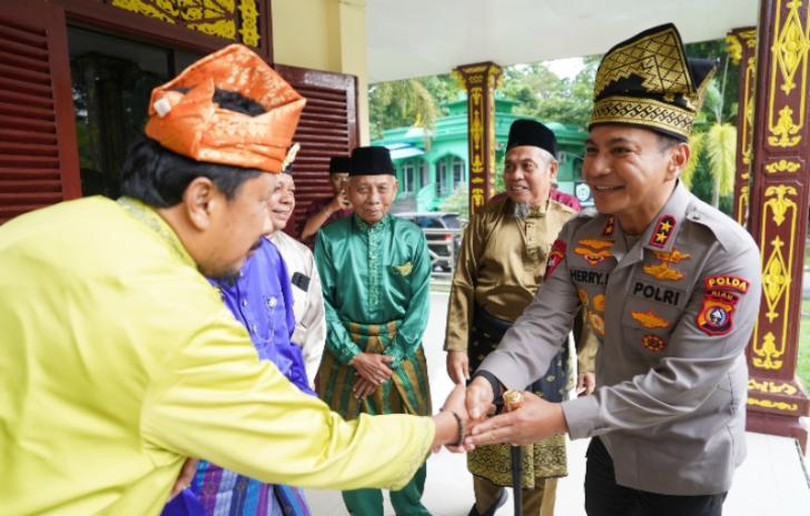 Irjen Herry Kunjungan Silaturahmi ke Lembaga Adat Melayu Riau