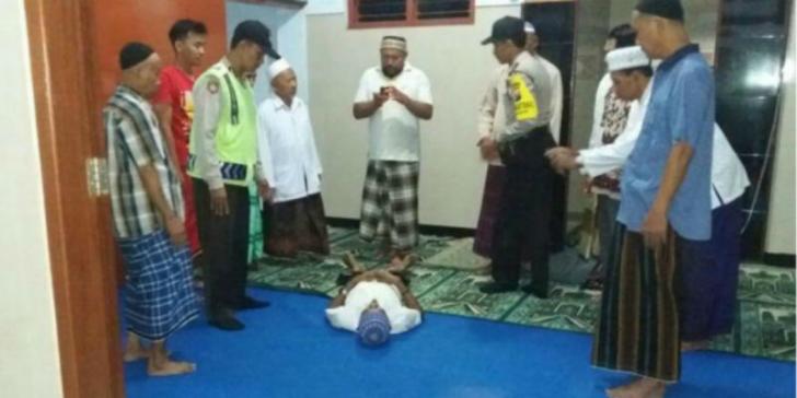Seorang Kakek Meninggal Usai jadi Imam Shalat Isya