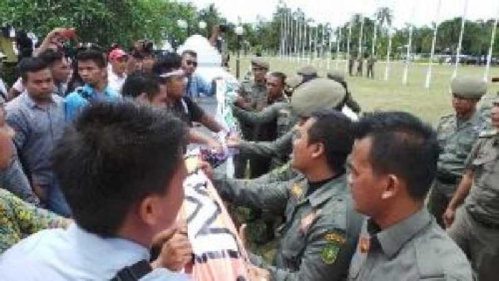 Salah Bicara, Tema Demo Berubah Jadi Bully Kasatpol PP Riau