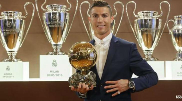 Ronaldo Raih Ballon d'or 2016, Kalahkan Griezmann dan Messi