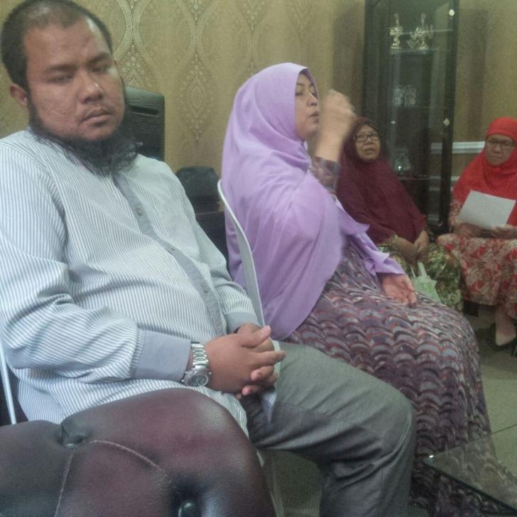 Sejumlah Jamaah Umroh Geruduk Kantor Travel di Pekanbaru