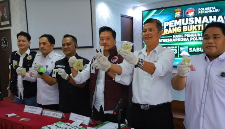 Polresta Pekanbaru Musnahkan 1.473 Butir Ekstasi, Sabu dan Cartridge Etomidate