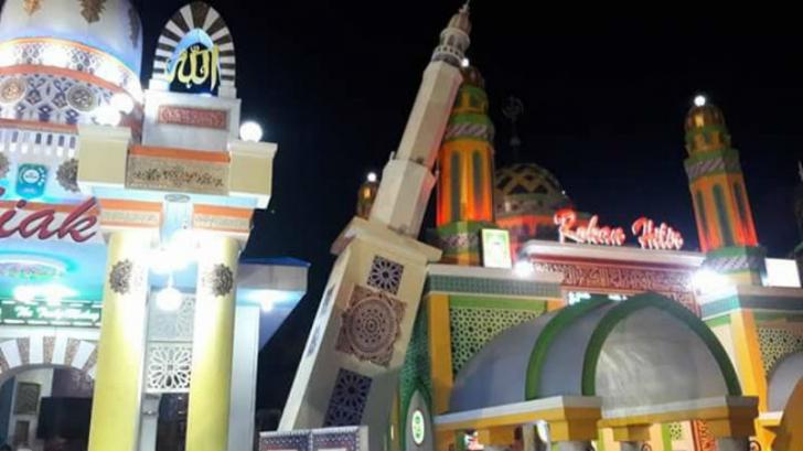 Angin Kencang Mengakibatkan Menara Siak Miring